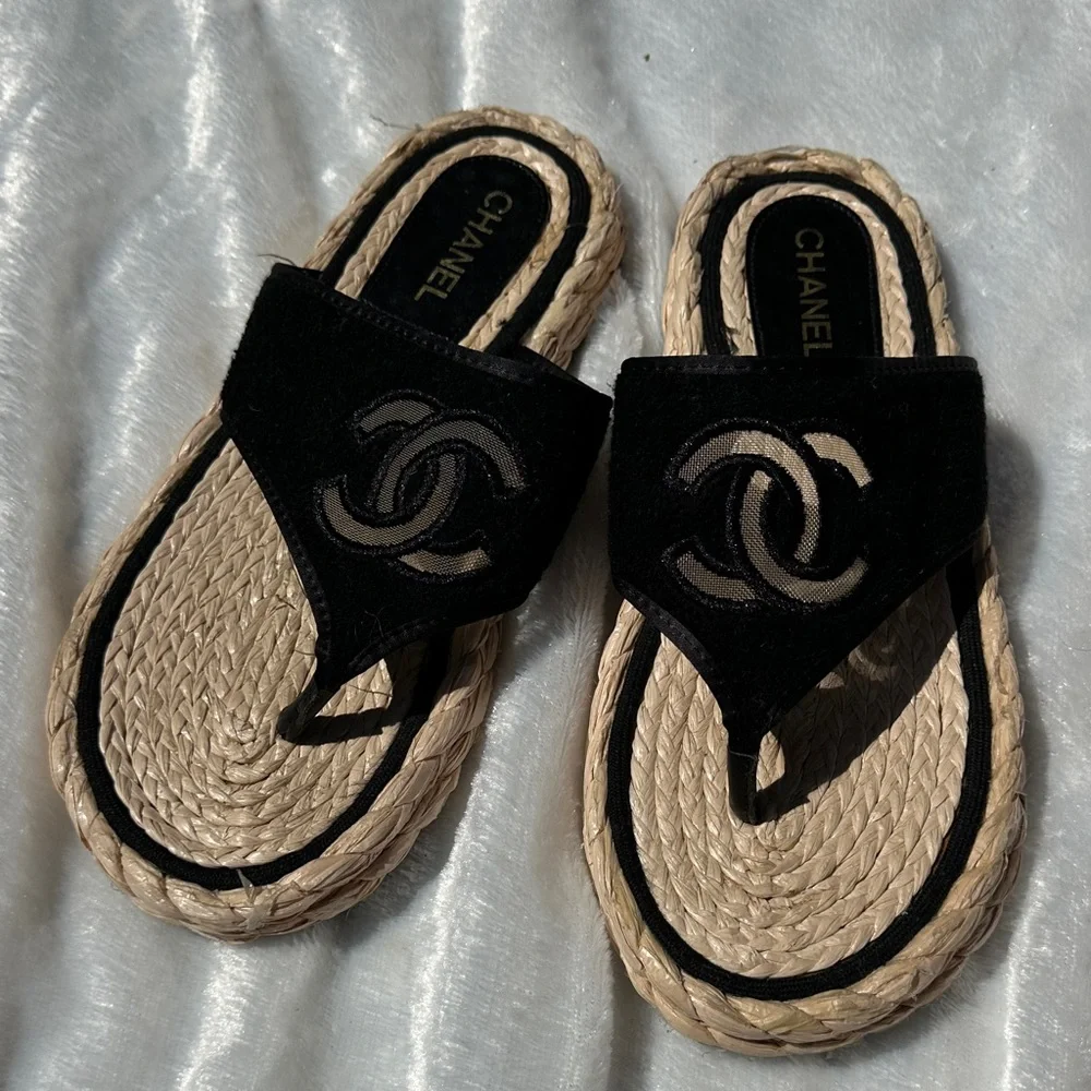 CHANEL Black Suede Logo Thong Espadrille Sandals - Picture 2 of 7